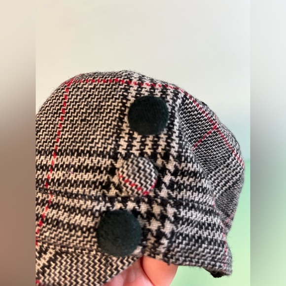 Bluenotes Wool Black, Grey & Red Plaid Hat, Woman Size Large/X-Large, caps - Picture 8 of 8